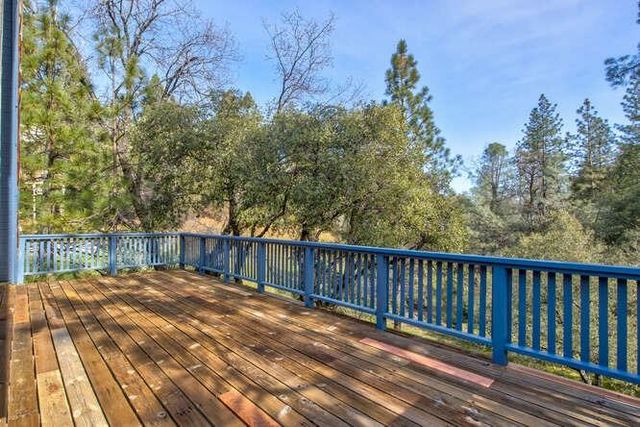 5633 Silver Saddle Dr, Hathaway Pines, CA 95233