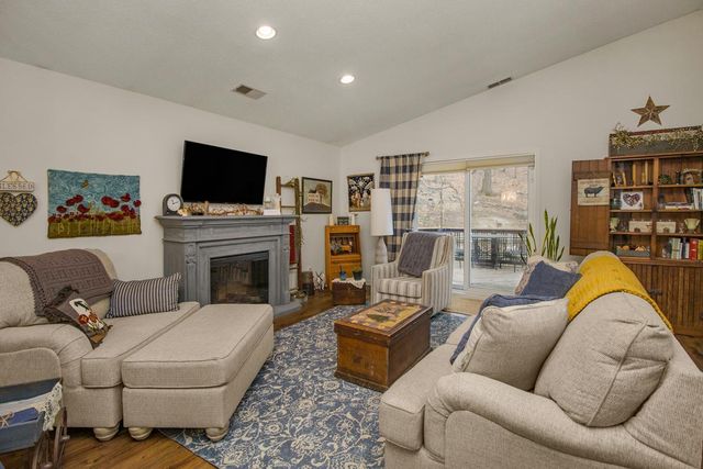 5821 Timber Trail SE, Prior Lake, MN 55372