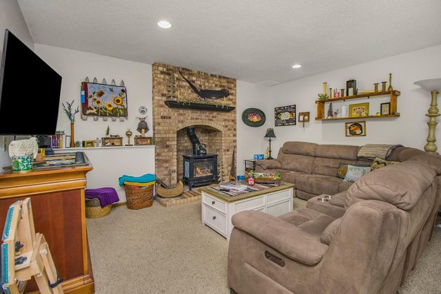 5821 Timber Trail SE, Prior Lake, MN 55372