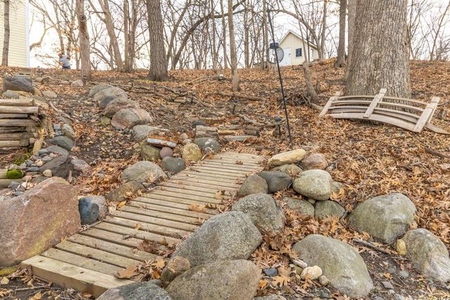 5821 Timber Trail SE, Prior Lake, MN 55372