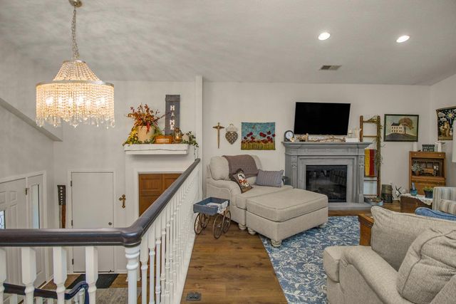 5821 Timber Trail SE, Prior Lake, MN 55372