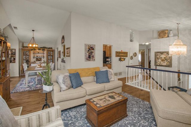 5821 Timber Trail SE, Prior Lake, MN 55372