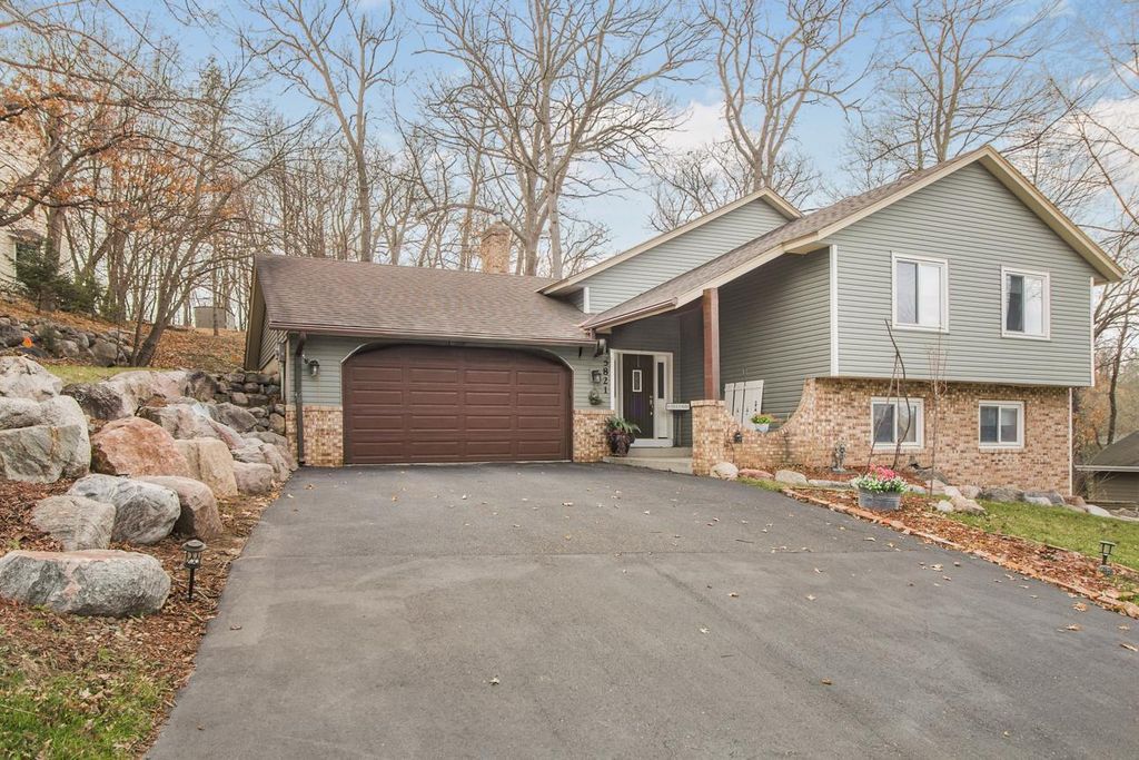 5821 Timber Trail SE, Prior Lake, MN 55372