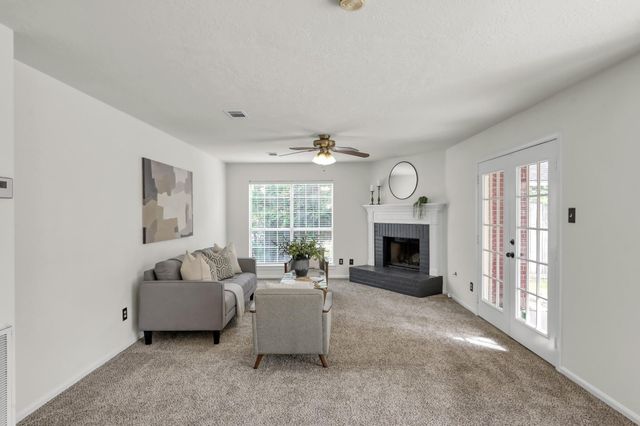 114 Regency Way, Conroe, TX 77304