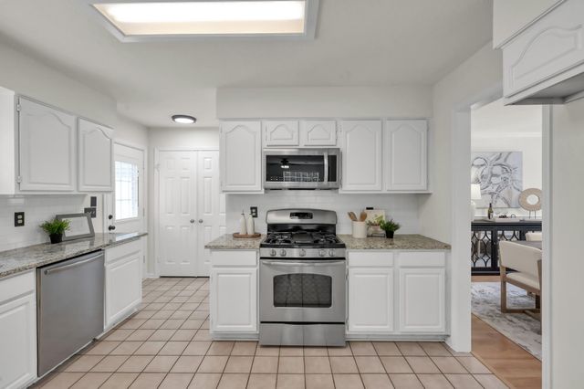 114 Regency Way, Conroe, TX 77304