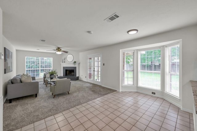 114 Regency Way, Conroe, TX 77304