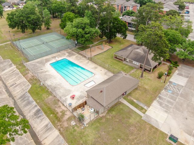 114 Regency Way, Conroe, TX 77304