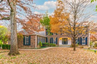 15393 W Oak Spring Road, Libertyville, IL 60048