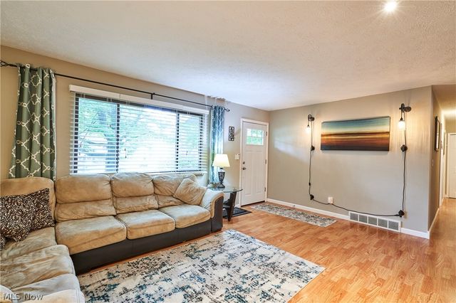 2808 Lynne Road, Akron, OH 44312