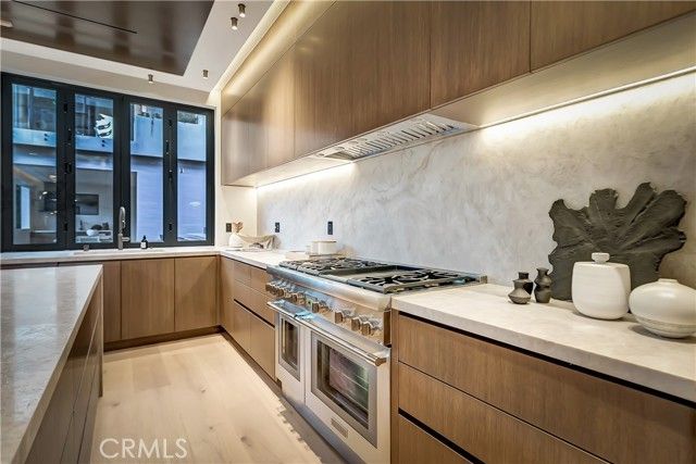 13221 Hesby, Sherman Oaks, CA 91423