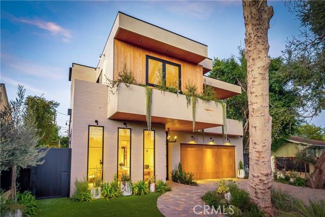 13221 Hesby, Sherman Oaks, CA 91423