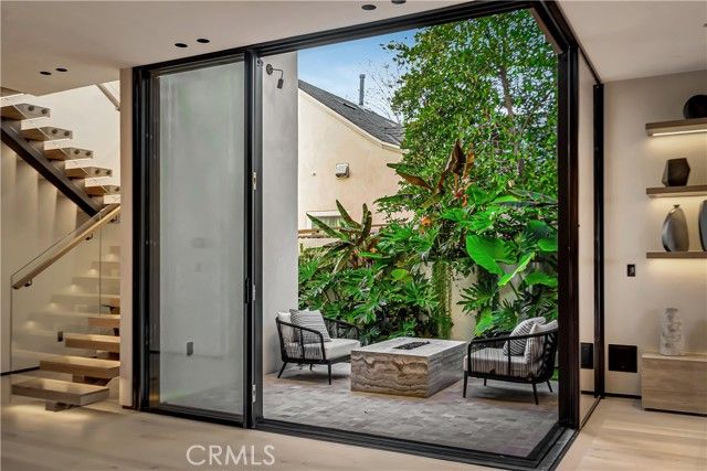 13221 Hesby, Sherman Oaks, CA 91423