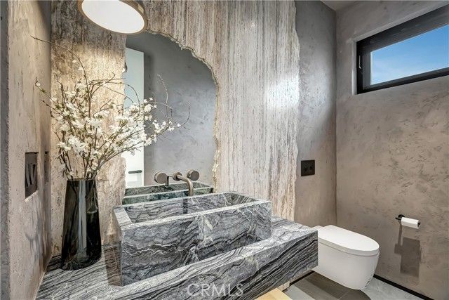 13221 Hesby, Sherman Oaks, CA 91423