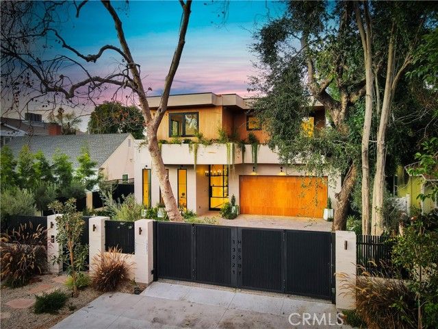 13221 Hesby, Sherman Oaks, CA 91423