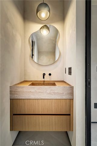 13221 Hesby, Sherman Oaks, CA 91423