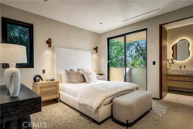 13221 Hesby, Sherman Oaks, CA 91423