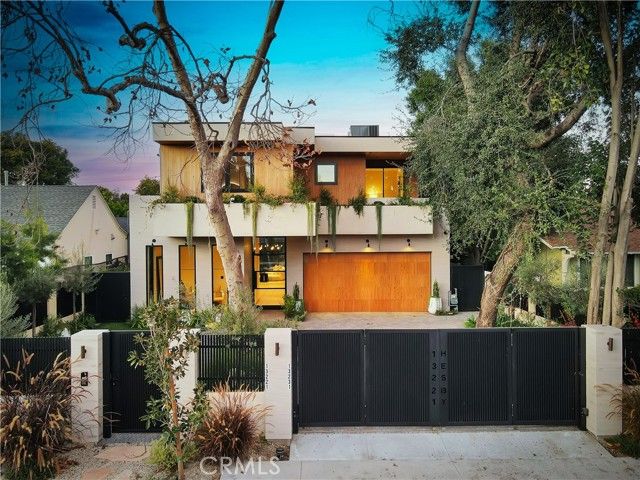 13221 Hesby, Sherman Oaks, CA 91423