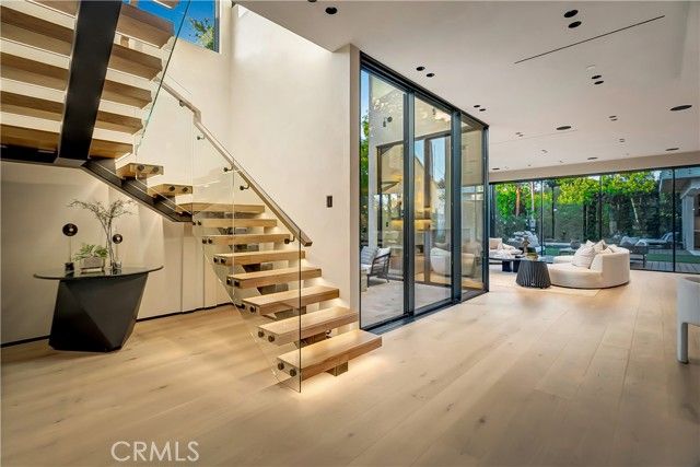 13221 Hesby, Sherman Oaks, CA 91423