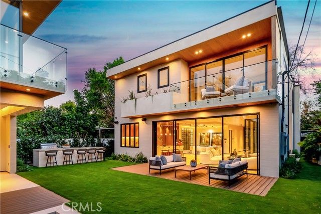 13221 Hesby, Sherman Oaks, CA 91423