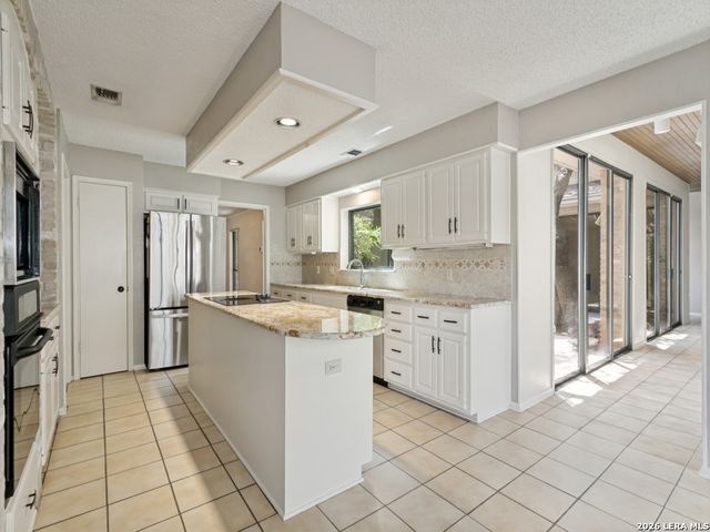 3451 HUNTERS RUN ST, San Antonio, TX 78230