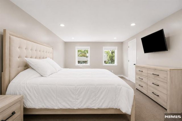 111 E Prospect Street, Waldwick, NJ 07463