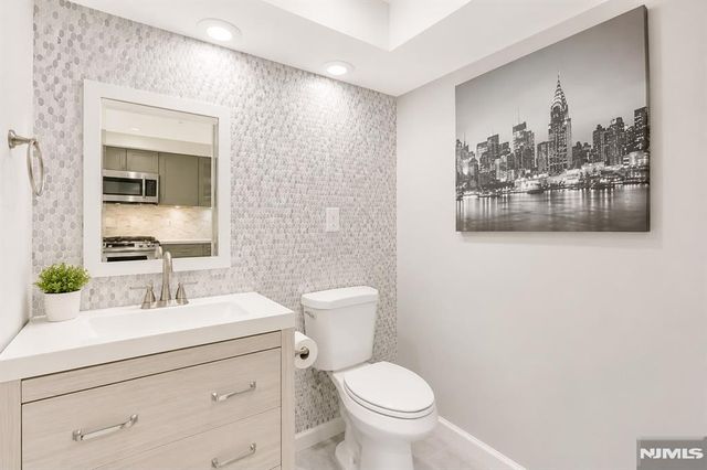 111 E Prospect Street, Waldwick, NJ 07463