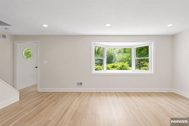 111 E Prospect Street, Waldwick, NJ 07463