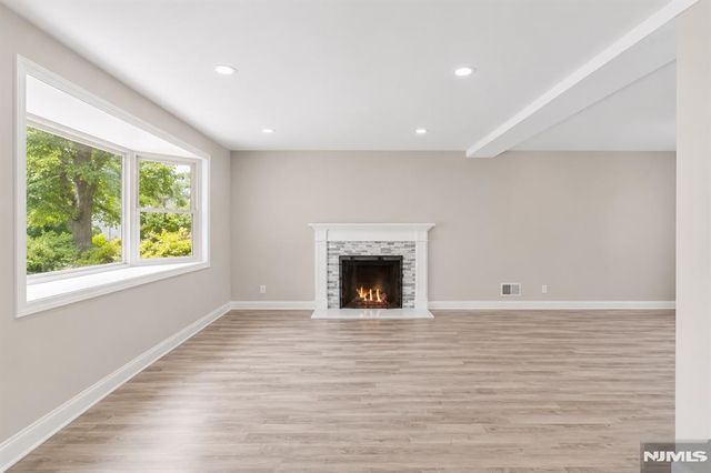 111 E Prospect Street, Waldwick, NJ 07463