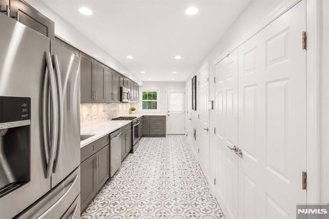 111 E Prospect Street, Waldwick, NJ 07463