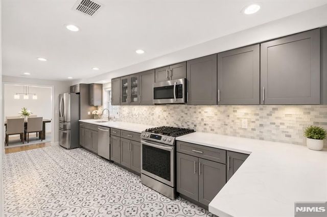 111 E Prospect Street, Waldwick, NJ 07463