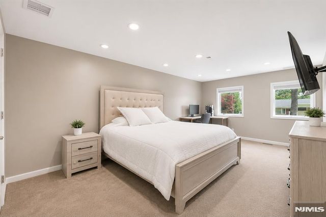 111 E Prospect Street, Waldwick, NJ 07463