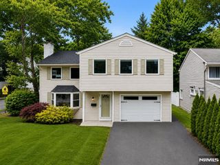 111 E Prospect Street, Waldwick, NJ 07463