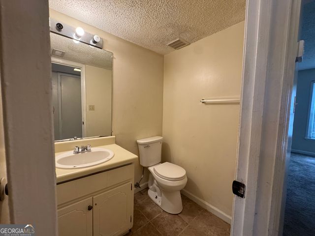 5140 High Point 21, Union City, GA 30291