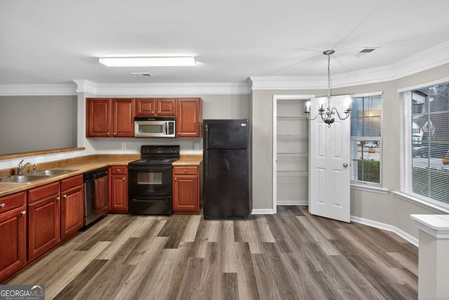 837 Crestwell Circle SW, Atlanta, GA 30331