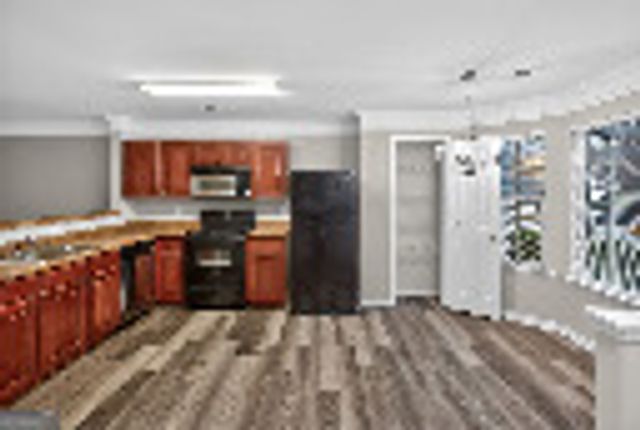 837 Crestwell Circle SW, Atlanta, GA 30331