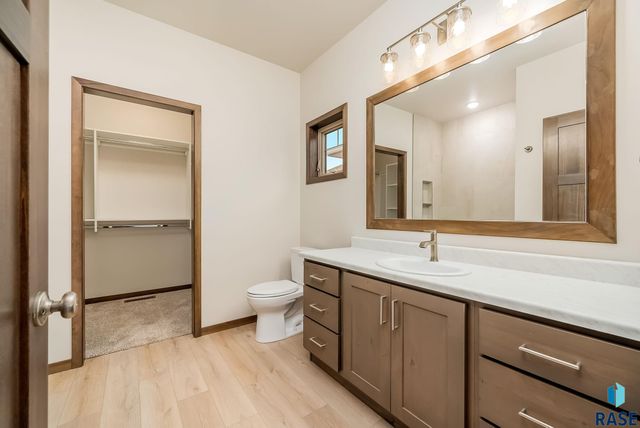 2409 E Tinley St Street, Brandon, SD 57005