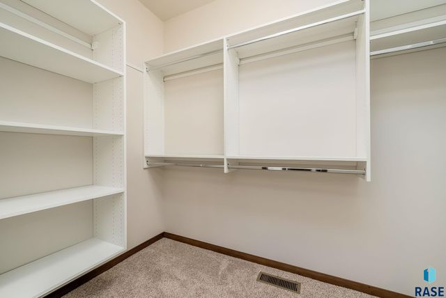 2409 E Tinley St Street, Brandon, SD 57005