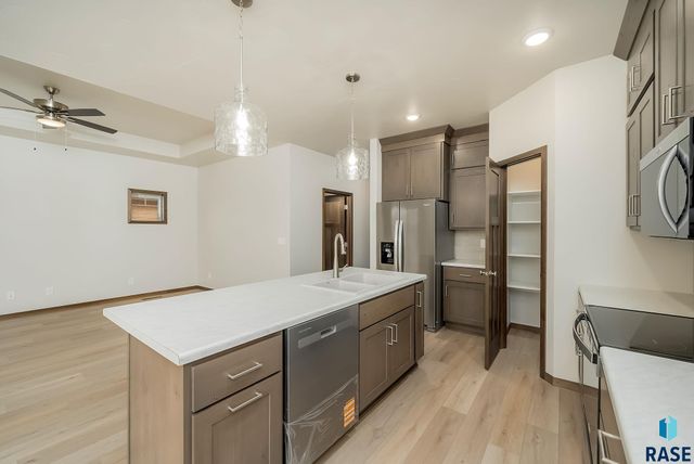 2409 E Tinley St Street, Brandon, SD 57005