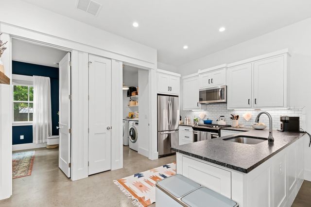 3206 Garden Villa LN A, Austin, TX 78704