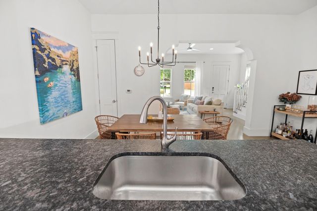 3206 Garden Villa LN A, Austin, TX 78704