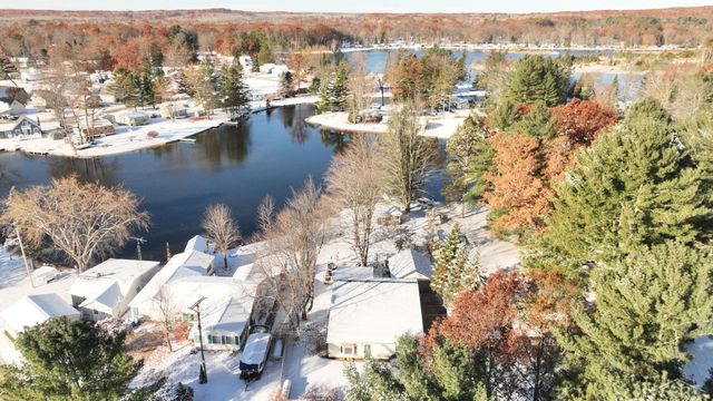 2427 Courtney Drive, Harrison, MI 48625