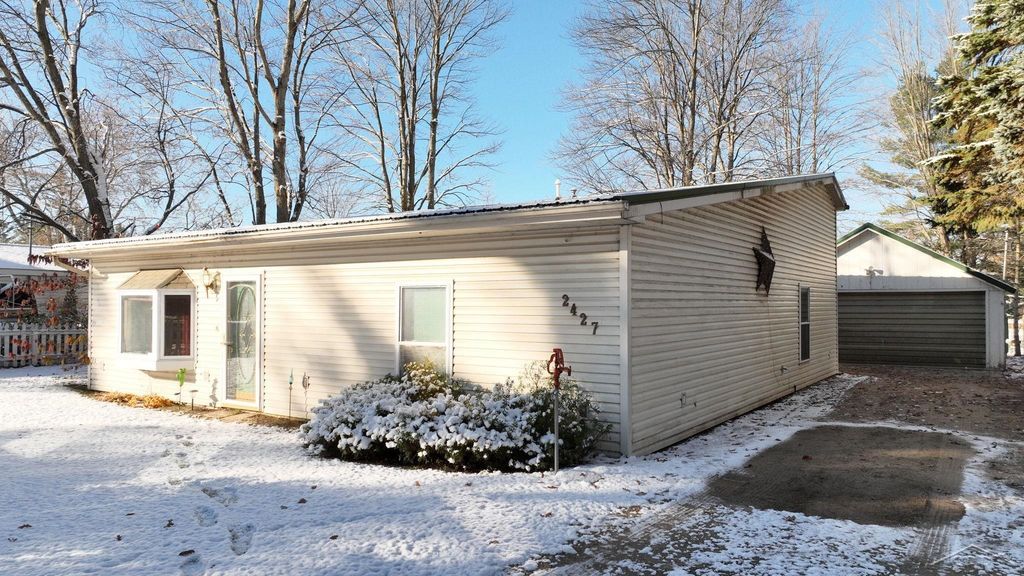 2427 Courtney Drive, Harrison, MI 48625