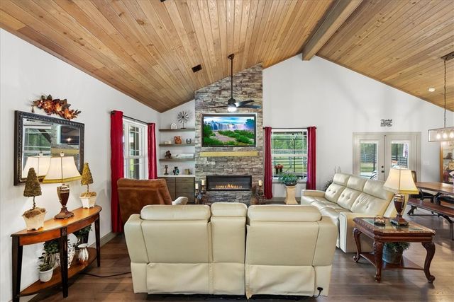 1330 SR 110 Highway E, Waynesville, GA 31566