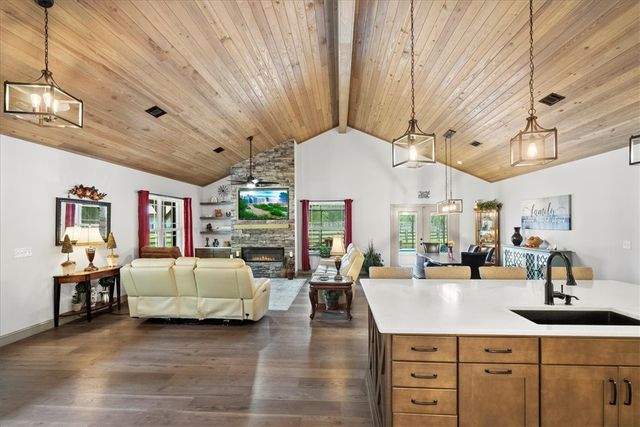 1330 SR 110 Highway E, Waynesville, GA 31566