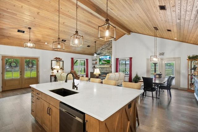 1330 SR 110 Highway E, Waynesville, GA 31566