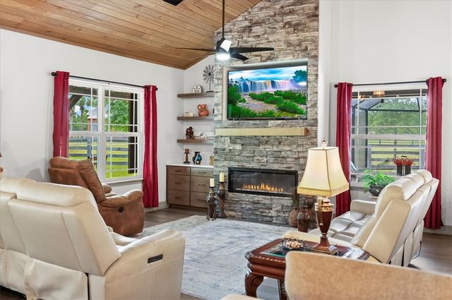 1330 SR 110 Highway E, Waynesville, GA 31566