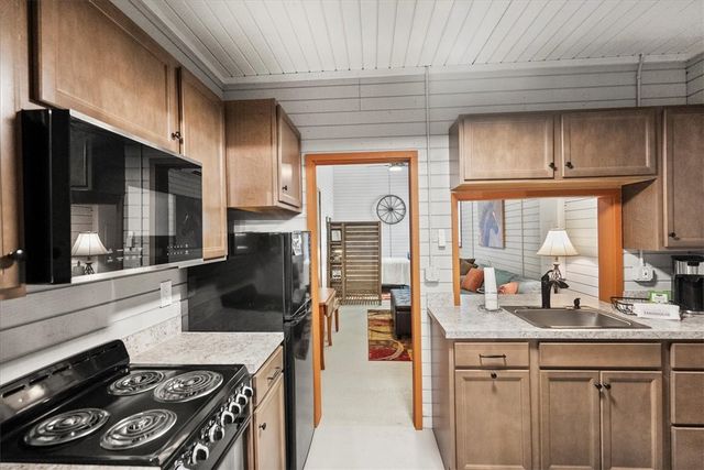 1330 SR 110 Highway E, Waynesville, GA 31566