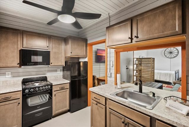 1330 SR 110 Highway E, Waynesville, GA 31566