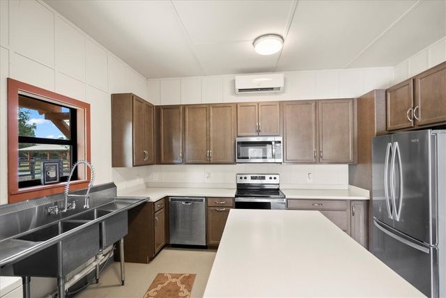 1330 SR 110 Highway E, Waynesville, GA 31566