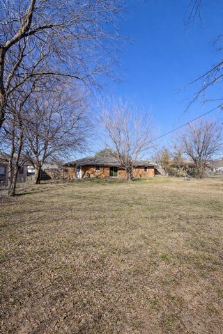 318 NE Michael Drive, Burleson, TX 76028